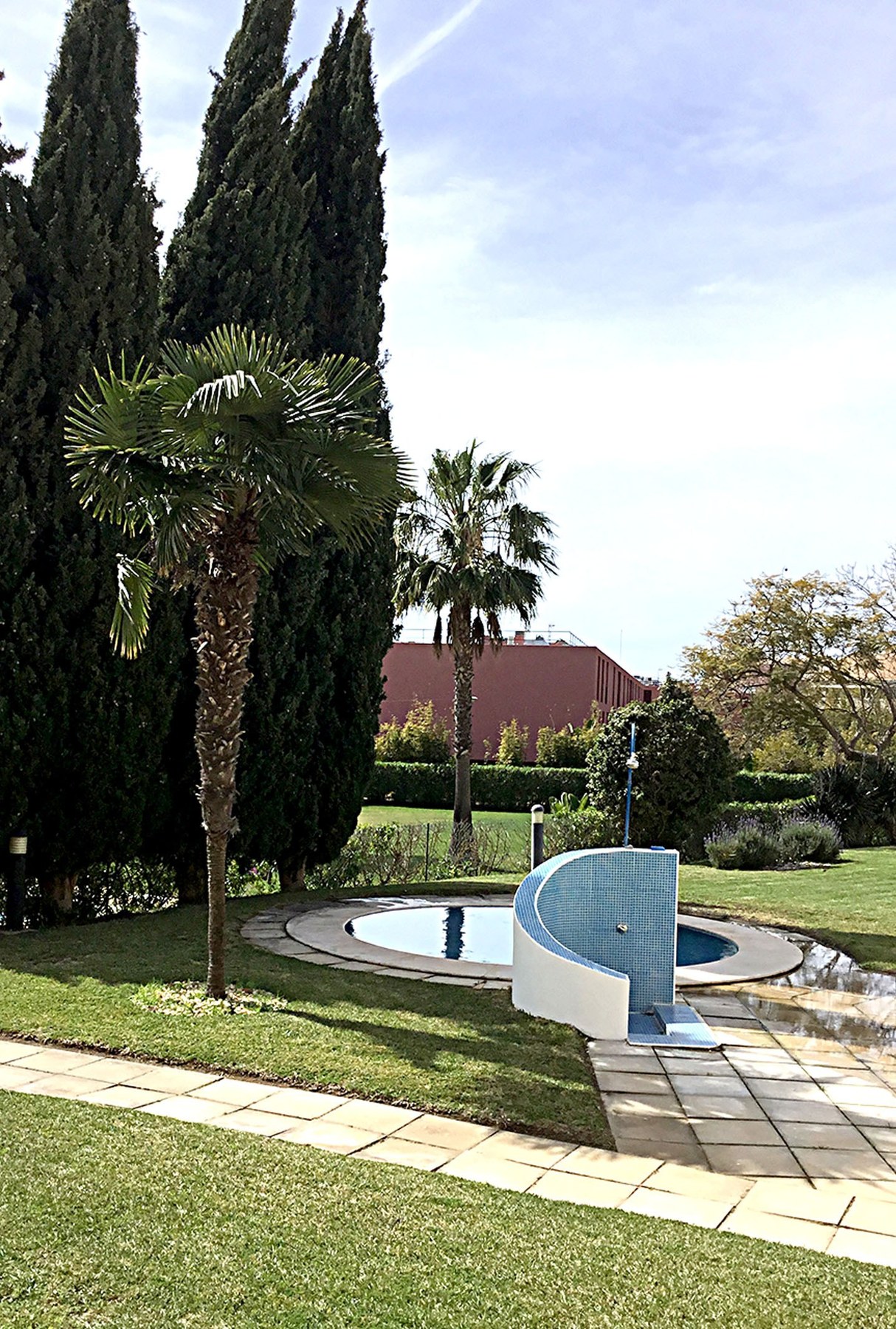 O jardim e o espaço da piscina