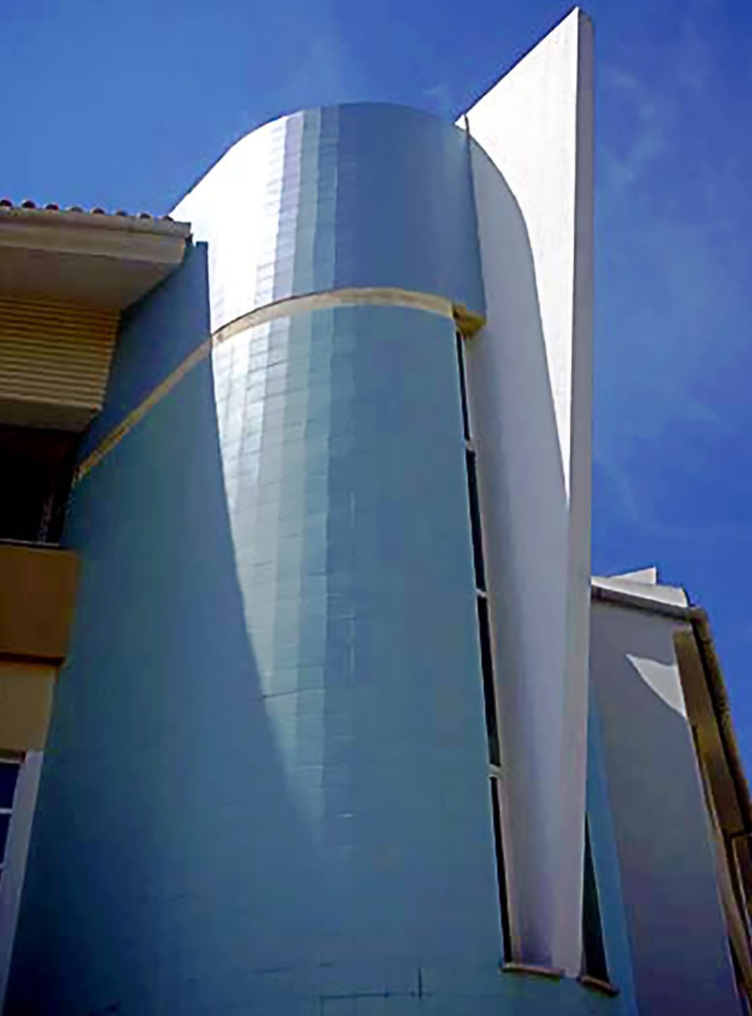 A torre cilíndrica das escadas