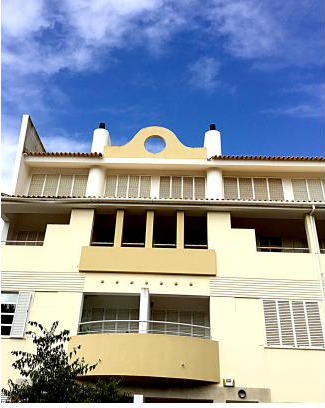 A fachada da Rua das Cássias