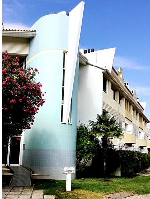 A fachada da Rua das Cássias
